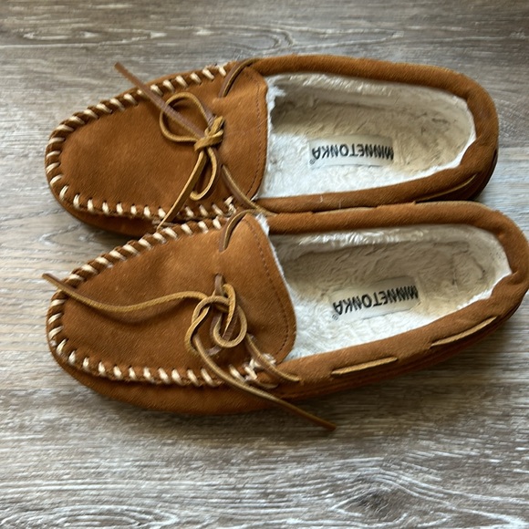Minnetonka Slippers - Picture 4 of 4